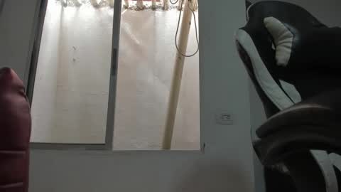 Snapshot of dakota_x18 chatting on October 6, 7:40 pm dakota_x18 online show from October 6, 7:40 pm
