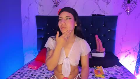 dakotaa_johnson online show from November 21, 11:40 pm