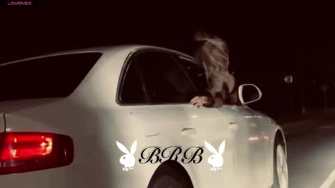 dakotaajohnnson online show from October 21, 12:31 pm