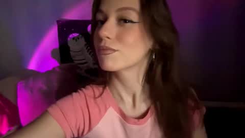 Snapshot of dakotabagaoisan chatting on October 29, 12:09 pm Carrie online show from October 29, 12:09 pm