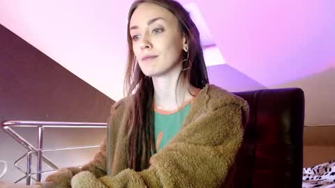Snapshot of dalia_peach chatting on December 14, 10:24 am Dalia online show from December 14, 10:24 am