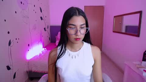 Snapshot of dana_paula chatting on February 11, 11:53 am dana_paula online show from February 11, 11:53 am