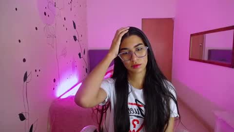 Snapshot of dana_paula chatting on January 13, 11:41 am dana_paula online show from January 13, 11:41 am