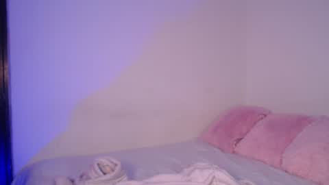 Snapshot of daniela_valencia chatting on February 6, 5:30 pm Lucia online show from February 6, 5:30 pm