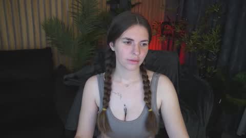 danielareign online show from November 13, 2:49 pm