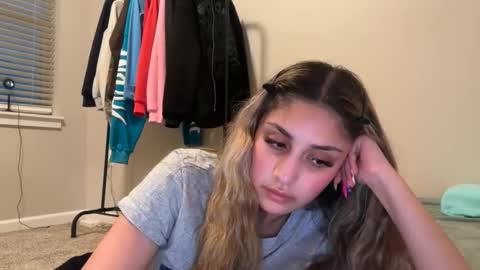daniellarae1 online show from May 20, 4:09 am