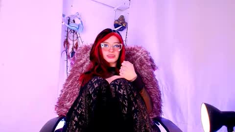 Snapshot of danita_veelz chatting on October 17, 1:09 am danita_veelz online show from October 17, 1:09 am