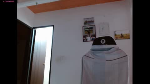 Snapshot of danna_peterson chatting on February 20, 7:19 pm Danna online show from February 20, 7:19 pm