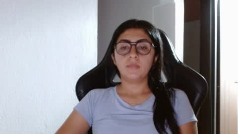 Snapshot of danna_peterson chatting on January 31, 9:59 pm Danna online show from January 31, 9:59 pm