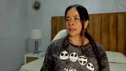 Snapshot of daphne81_ chatting on December 27, 9:43 pm Daphne online show from December 27, 9:43 pm