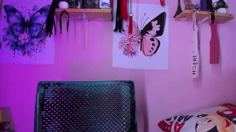 Snapshot of daphneandrade chatting on February 8, 10:40 pm daphneandrade online show from February 8, 10:40 pm