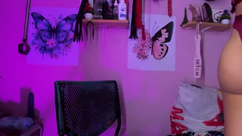 Snapshot of daphneandrade chatting on February 8, 12:39 pm daphneandrade online show from February 8, 12:39 pm