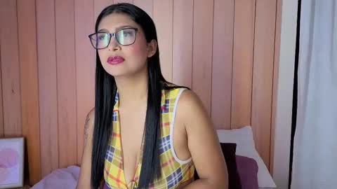 Daphne online show from November 3, 3:32 am