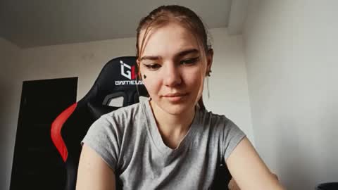 Snapshot of darcibranden chatting on October 17, 9:34 am Lisa online show from October 17, 9:34 am