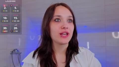 Darcy online show from April 5, 1:37 am