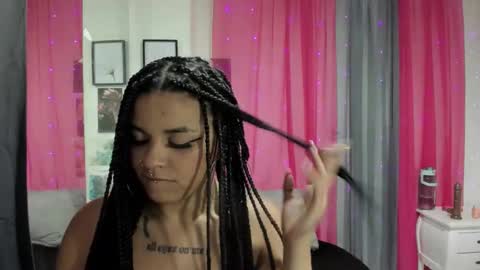 dark_flama online show from December 16, 2:34 pm