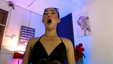 its me monica online show from December 17, 2:49 am