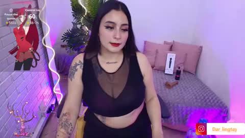Snapshot of darling_tay chatting on October 9, 3:10 am Darling online show from October 9, 3:10 am