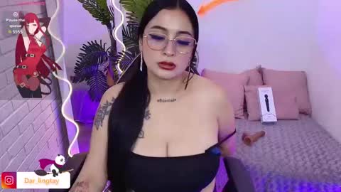 Snapshot of darling_tay chatting on October 18, 3:09 am Darling online show from October 18, 3:09 am