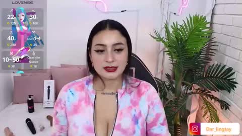 Snapshot of darling_tay chatting on September 21, 3:27 am Darling online show from September 21, 3:27 am