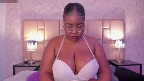 Snapshot of darnellqueen chatting on February 24, 4:04 am Darnell Queen online show from February 24, 4:04 am