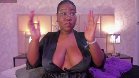 Snapshot of darnellqueen chatting on December 23, 3:50 am Darnell Queen online show from December 23, 3:50 am