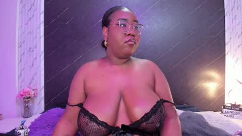 Snapshot of darnellqueen chatting on October 17, 3:54 am Darnell Queen online show from October 17, 3:54 am