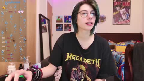 Snapshot of deadratsoup chatting on December 27, 5:59 pm Rat online show from December 27, 5:59 pm