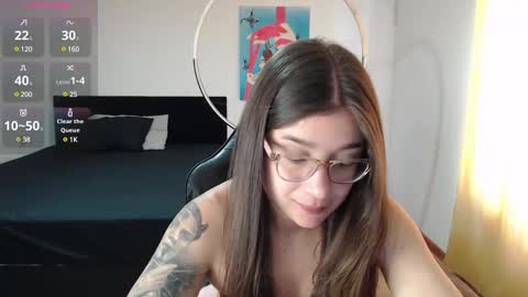 Snapshot of dearlilith6666 chatting on January 20, 1:32 pm dearlilith6666 online show from January 20, 1:32 pm