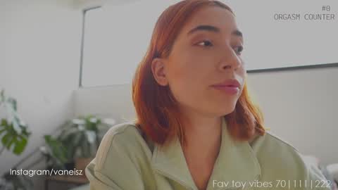 Snapshot of dearnina chatting on December 19, 3:52 pm NINA 30OFF online show from December 19, 3:52 pm