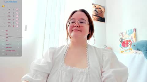 Snapshot of debbiewood chatting on October 3, 7:02 am DeboraDebbieDee online show from October 3, 7:02 am