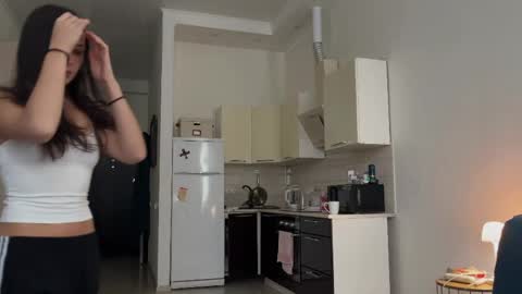 deepcute_ online show from April 28, 1:59 pm