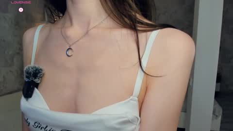 Amy online show from November 9, 8:05 pm