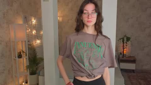 Snapshot of defeded_lovee chatting on September 24, 7:35 pm Amy online show from September 24, 7:35 pm