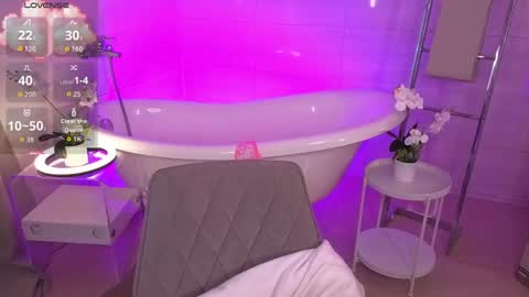 Debi online show from May 26, 10:36 am