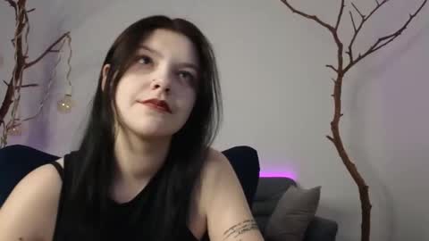 deliaeffy online show from February 27, 1:22 pm