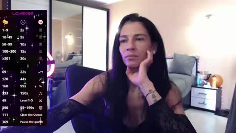 Nicole online show from November 3, 10:30 am