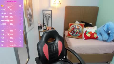 delilaquinn online show from December 18, 7:08 pm