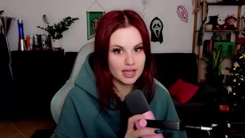 dellacrush_ online show from January 5, 6:11 pm