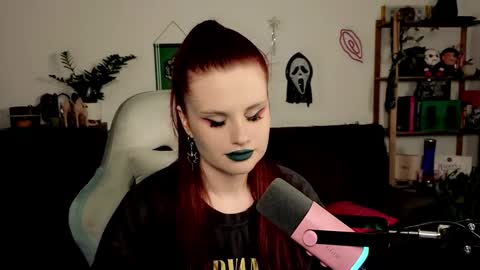 dellacrush_ online show from December 21, 6:12 pm