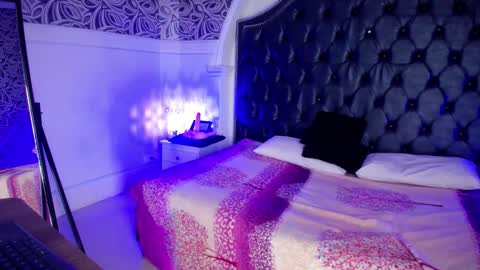 denisse_logan online show from December 5, 2:00 am