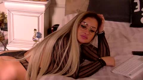 Ela online show from May 30, 2:20 am