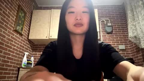 Emma online show from February 10, 2:09 pm