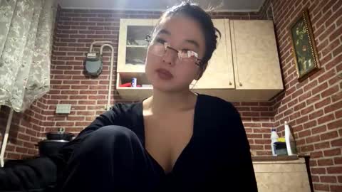 Emma online show from February 16, 2:17 pm