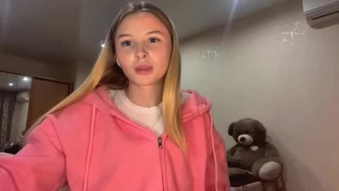 Vi  Victoria online show from October 13, 6:54 pm