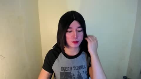 Snapshot of desirable_lorinexx chatting on February 11, 4:55 am LORINE online show from February 11, 4:55 am