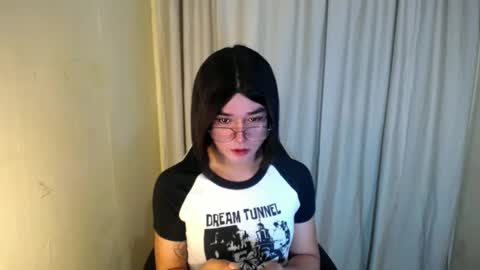 Snapshot of desirable_lorinexx chatting on February 26, 2:52 am LORINE online show from February 26, 2:52 am