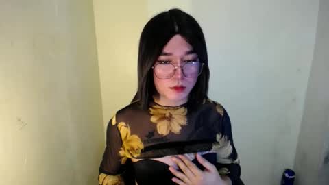 Snapshot of desirable_lorinexx chatting on January 22, 6:52 pm LORINE online show from January 22, 6:52 pm