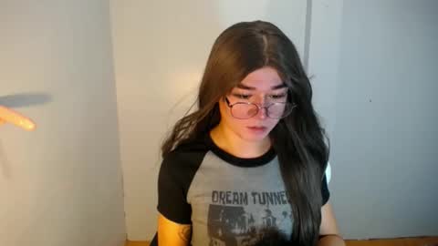Snapshot of desirable_lorinexx chatting on January 11, 9:04 am LORINE online show from January 11, 9:04 am
