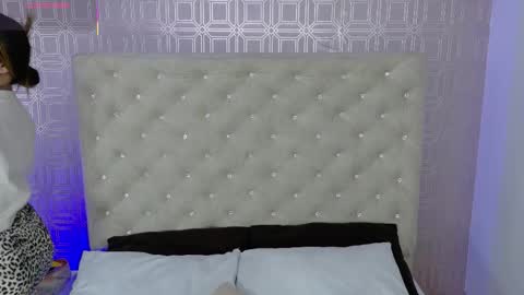 Sara Desire online show from September 21, 12:15 pm